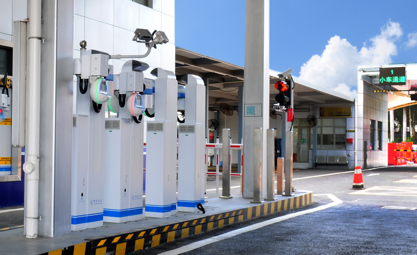 小客车乘客免下车核验通道创新应用